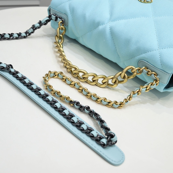 シャネルバッグ角部分ディテール